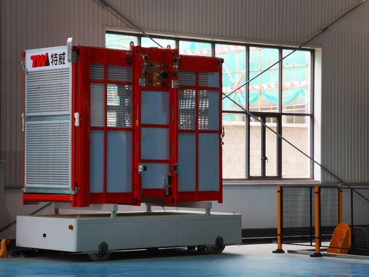 Q345B Aço 2000 kg por carrinho Elevador de elevação de construção para material de passageiros