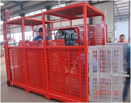 Caixa aberta 2 toneladas 22 m/min Elevador de material de construção no local de construção